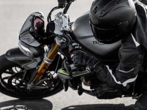 Triumph Speed Triple 1200 RS vuosimallia 2021.