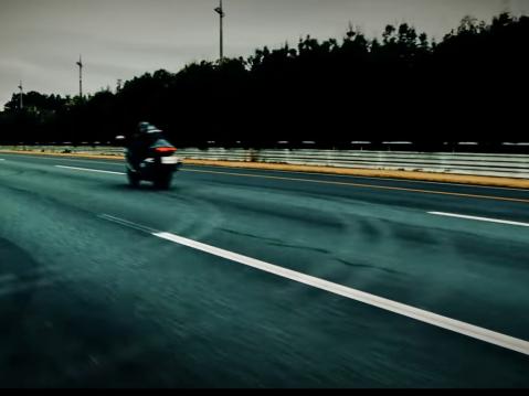 Suzuki Hayabusa 2021 takaa. Videokaappaus.