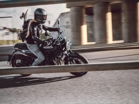 Husqvarnan uusi Svartpilen 125
