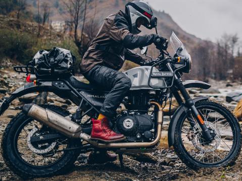 Vuosimallin 2021 Royal Enfield Himalayan.