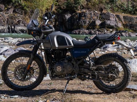 Vuosimallin 2021 Royal Enfield Himalayan.