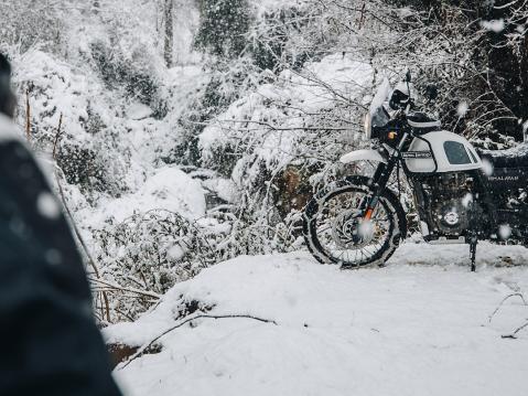 Vuosimallin 2021 Royal Enfield Himalayan.