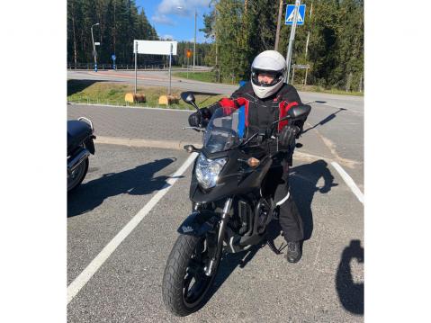 Riitta ja Honda 700NC.