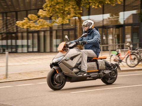 BMW CE 04.