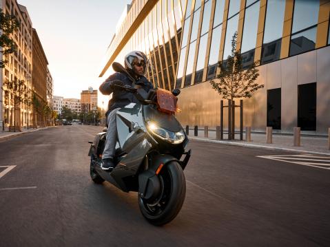 BMW CE 04.