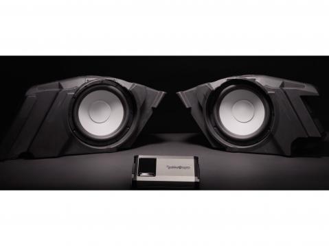 Rockford Fosgaten subwooferit ja 800 watin vahvistin.