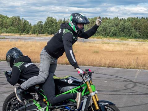 Mandy ja Jerrry Koivuluoma vauhdissa.