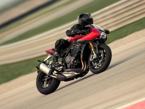 Triumph Speed Triple 1200 RR mallivuodelle 2022.