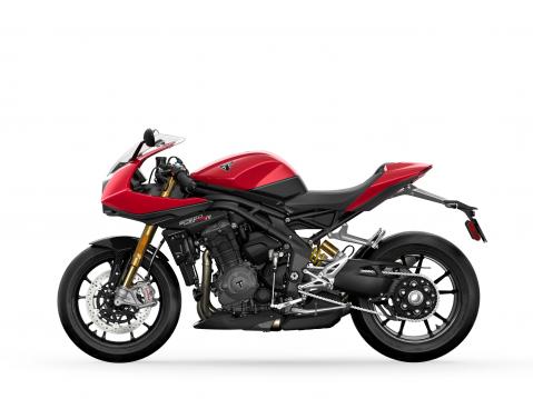 Triumph Speed Triple 1200 RR mallivuodelle 2022.