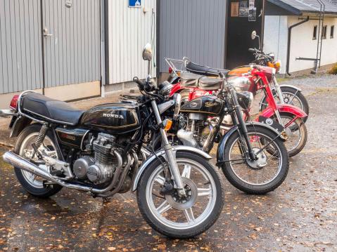 Honda, Velocette, Jawa ja Yamaha.