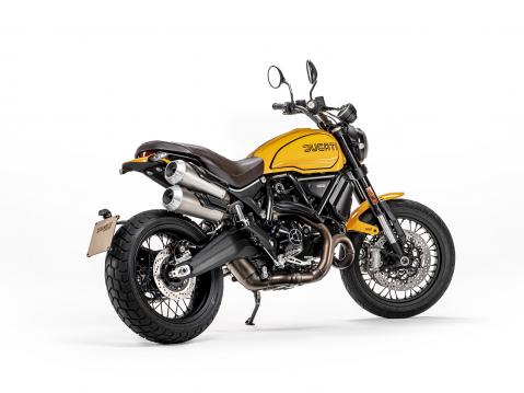 Vuosimallin 2022 Ducati Scrambler 1100 Tribute Pro.