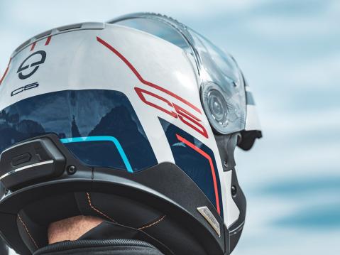 Uusi Schuberth C5. Niskaosan aiempaa parempi tiiviys tekee sen hiljaisemmaksi.