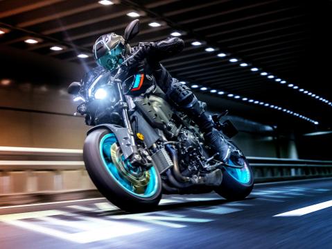 Vuosimallin 2022 uusittu Yamaha MT-10.