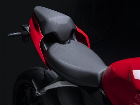 Ducati Streetfighter V2 vuosimallia 2022.