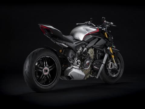 Vuosimallin 2022 Ducati Streetfighter V4 SP.