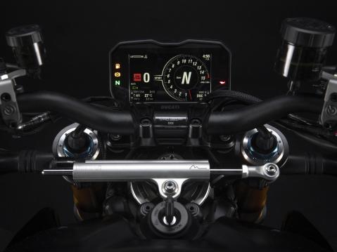 Vuosimallin 2022 Ducati Streetfighter V4 SP.