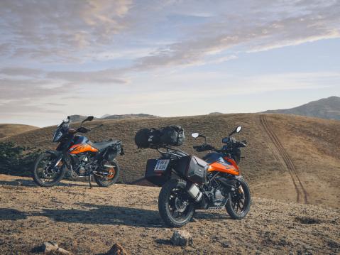 KTM:n suosittu 390 Adventure vuosimallia 2022.