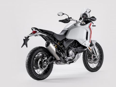 Ducati DesertX vuosimallia 2022.