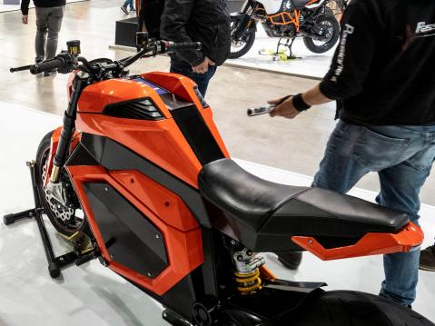 Kotimainen Verge Milanon EICMA-messuilla.