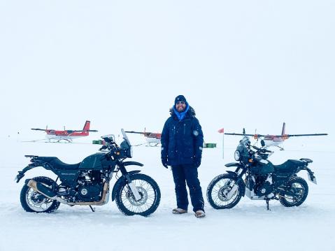 Royal Enfield. Himalayanit tasamaalla Etelänavalla.