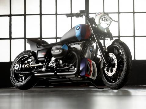 BMW R 18 M. Italialaisen Low Ride Magazinen ideoima ja American Dreamsin kustomoima R 18.