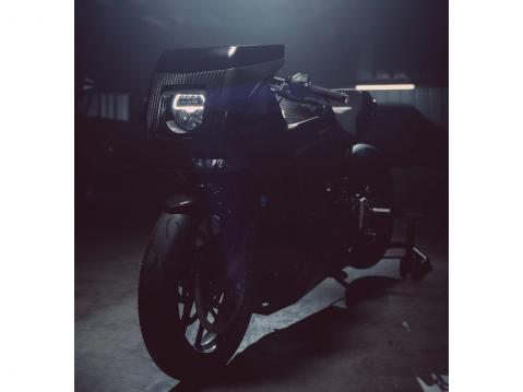 Workhorse Speed Shopin Brice Hennebertin rakentama FTR Black Swan.