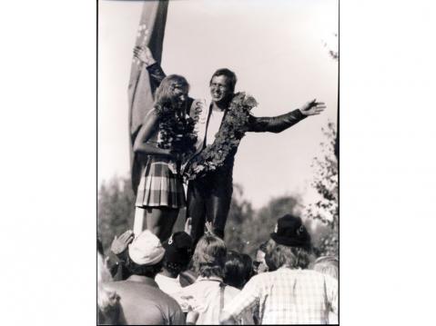 Jarno ja Soili Saarinen podiumilla 1972.