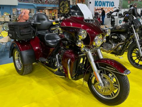 H-D FLHTCUTG TriGlide Ultra vm. 2015 Omistajat: Jari ja Päivi Hämelä