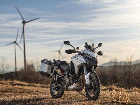 Ducati Multistrada V4 oli merkin myydyin malli vuoden 2022 kahden ensi kvartaalin aikana. 