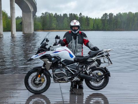 Erkin valinta oli BMW: 'Pitkäkin reissu sujuu, kun kaikki on täsmällisen helposti hallittavissa'.
