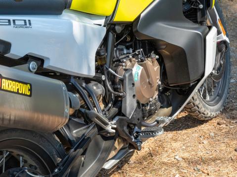 Husqvarna 901 Norden Motouutisten koeajossa.