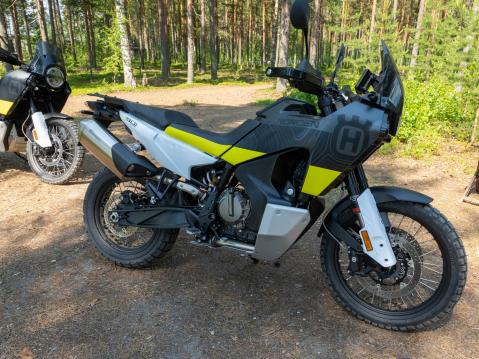 Husqvarna 901 Nordenit ansaitulla tauolla.