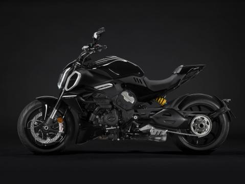 Mallivuoden 2023 Ducati Diavel V4.