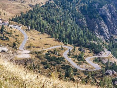 Passo Falzaregon tarjoamaa karkkia.