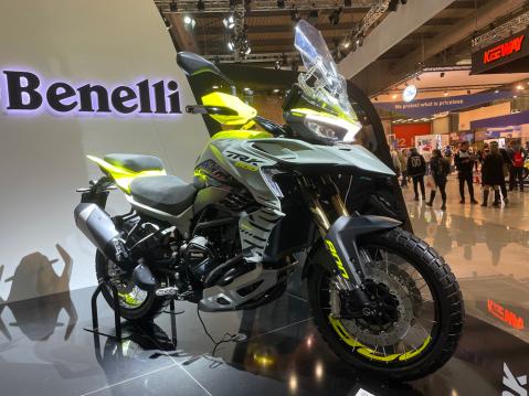 Benellin adventuremalli TRK 800.