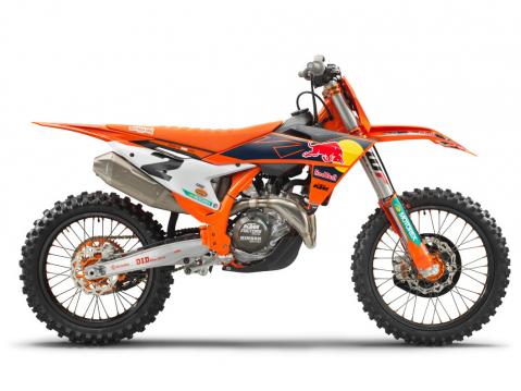 Vuosimallin 2023 KTM 450 SX-F Factory Edition.