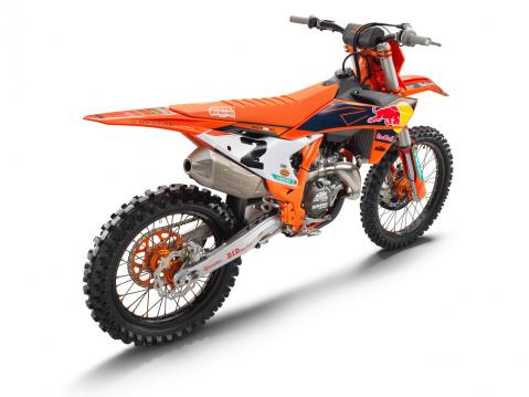 Vuosimallin 2023 KTM 450 SX-F Factory Edition.