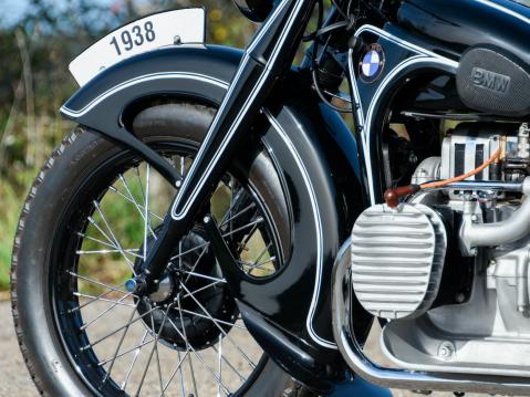 Vuosimallin 1938 BMW R 12.