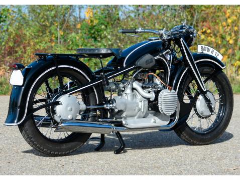 Vuosimallin 1938 BMW R 12.