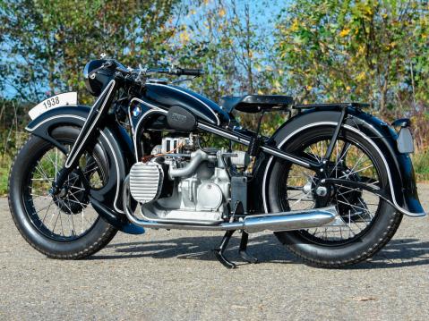 Vuosimallin 1938 BMW R 12.