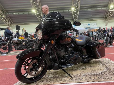 Nro 84 H-D Street-Glide Omistaja: Jaakko Tervakangas