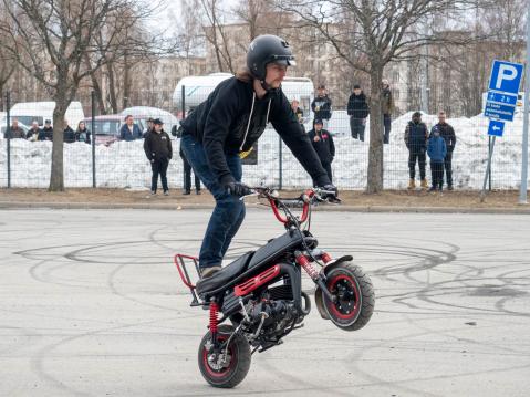 Eero Syrjänen käskytti Suzuki PV:tä.