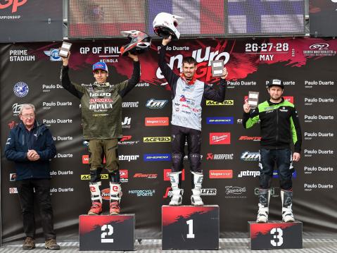 Arvaja podiumilla sunnuntaina.