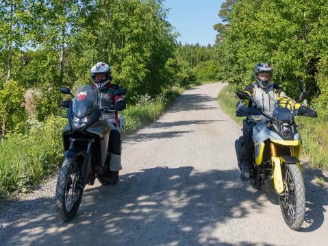 Vertailussa Honda XL750 Transalp ja Suzuki V-Strom 800 DE.