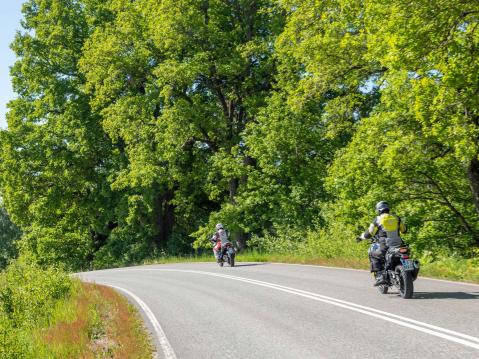 Vertailussa Honda XL750 Transalp ja Suzuki V-Strom 800 DE.