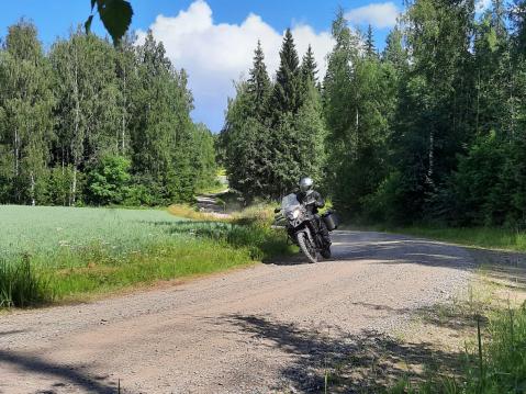 Benelli TRK 502 X. Sopii mukavasti soralle ja asvaltille.