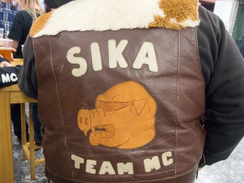 MP-Messut 2015: Sika MC:n logo, miehet.