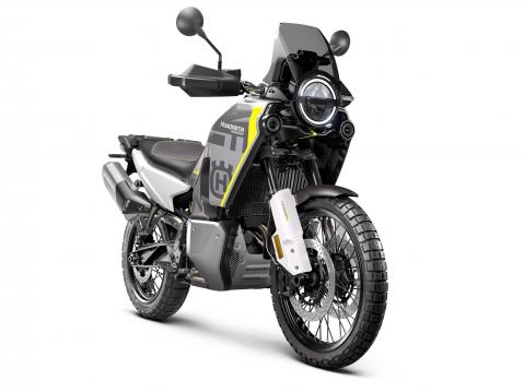 Vuosimallin 2024 Husqvarna 901 Norden.