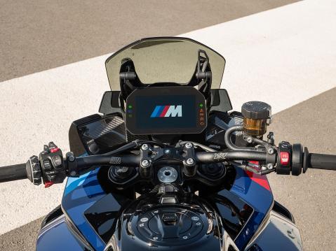 Uusi BMW M 1000 XR.