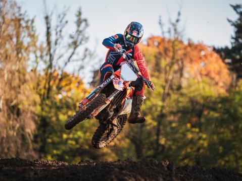 Vuoden 2024 KTM SX-F Factory Editions.